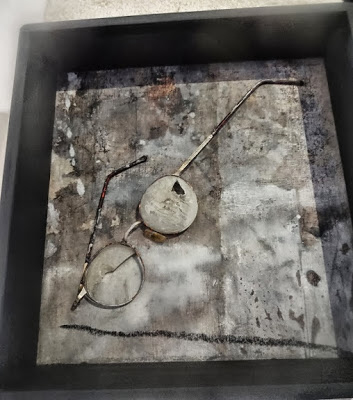 pour les cosaques, les lunettes de l'homme en gris